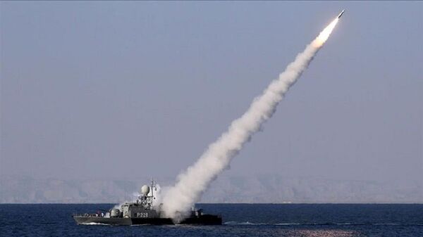 İran medyası: Basra Körfezi'nde savaş gemisi yanlışlıkla vuruldu - Sputnik Türkiye