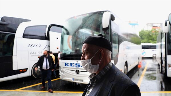 Esenler- 15 Temmuz Şehitler Otogarı - koronavirüs - maske - İstanbul - otobüs  - Sputnik Türkiye